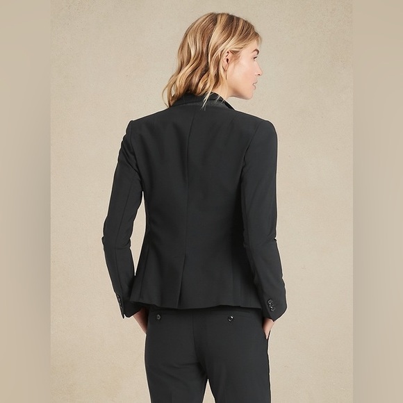 Banana Republic Classic-Fit Washable Italian Wool-Blend Blazer Black 4 - Picture 2 of 8